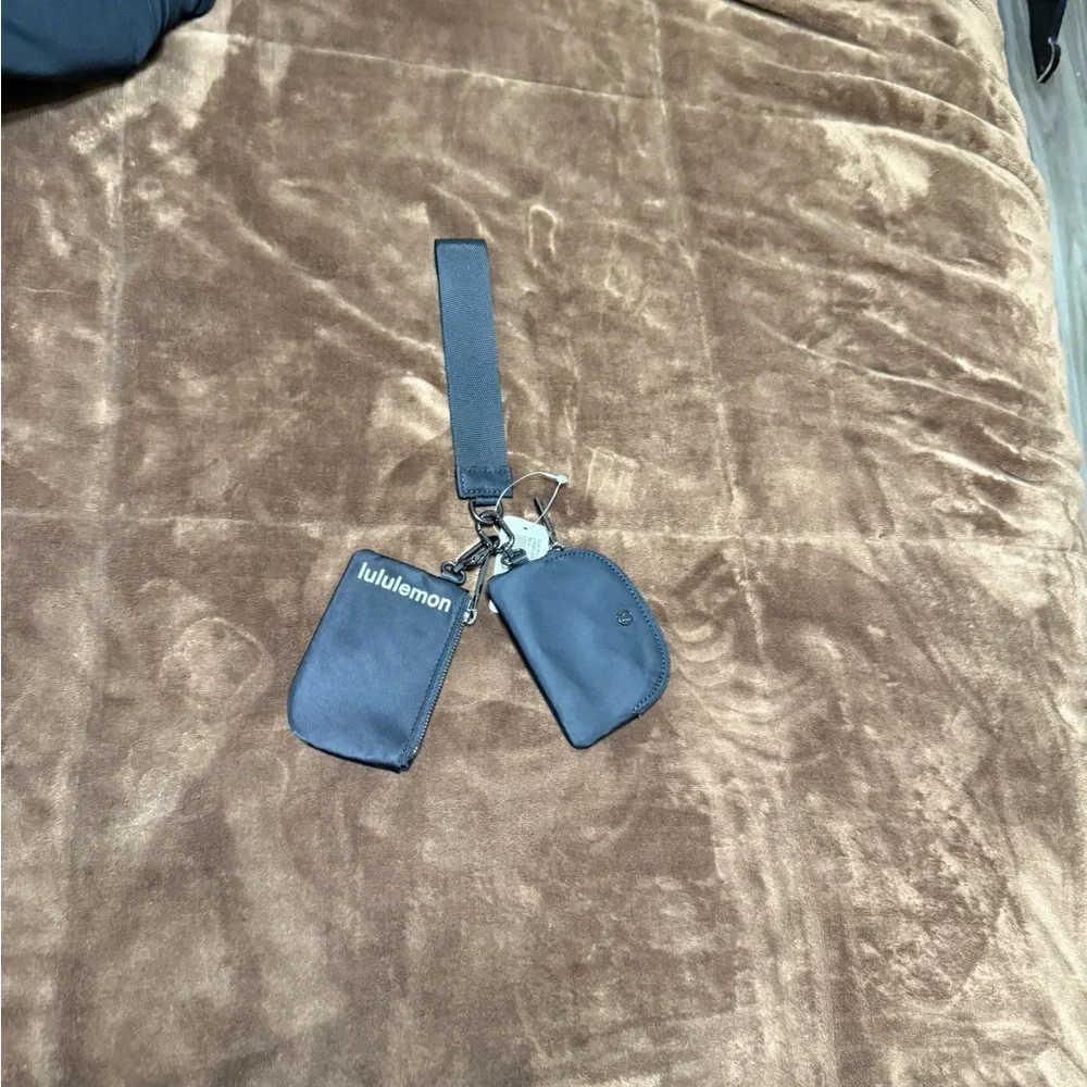 NWT Lululemon Dual Pouch Miami Wristlet and Card Holder - Picture 7 of 8